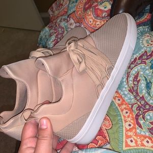 Steve Madden tennis shoes